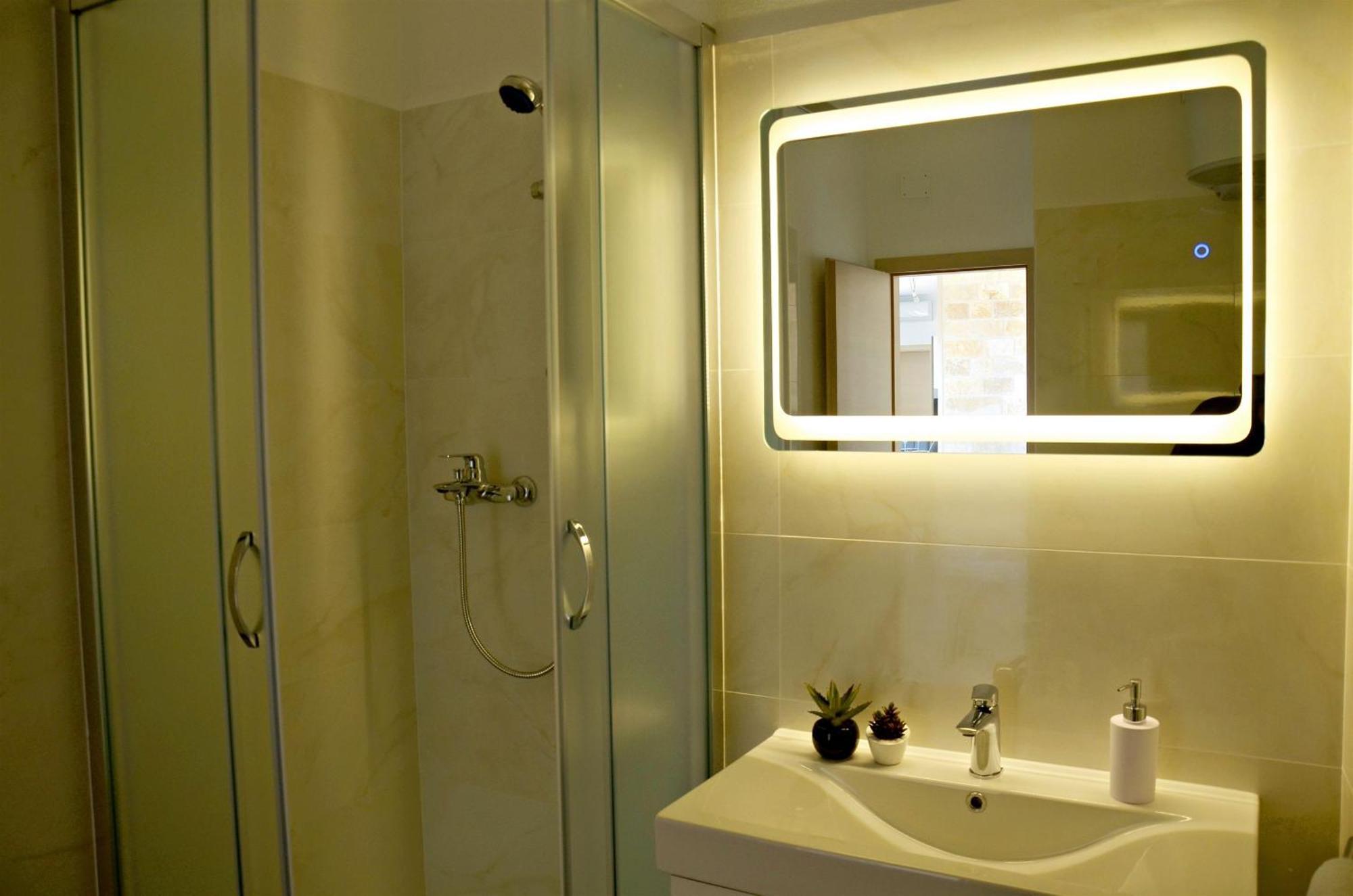 Apartment Luna Postira Kültér fotó