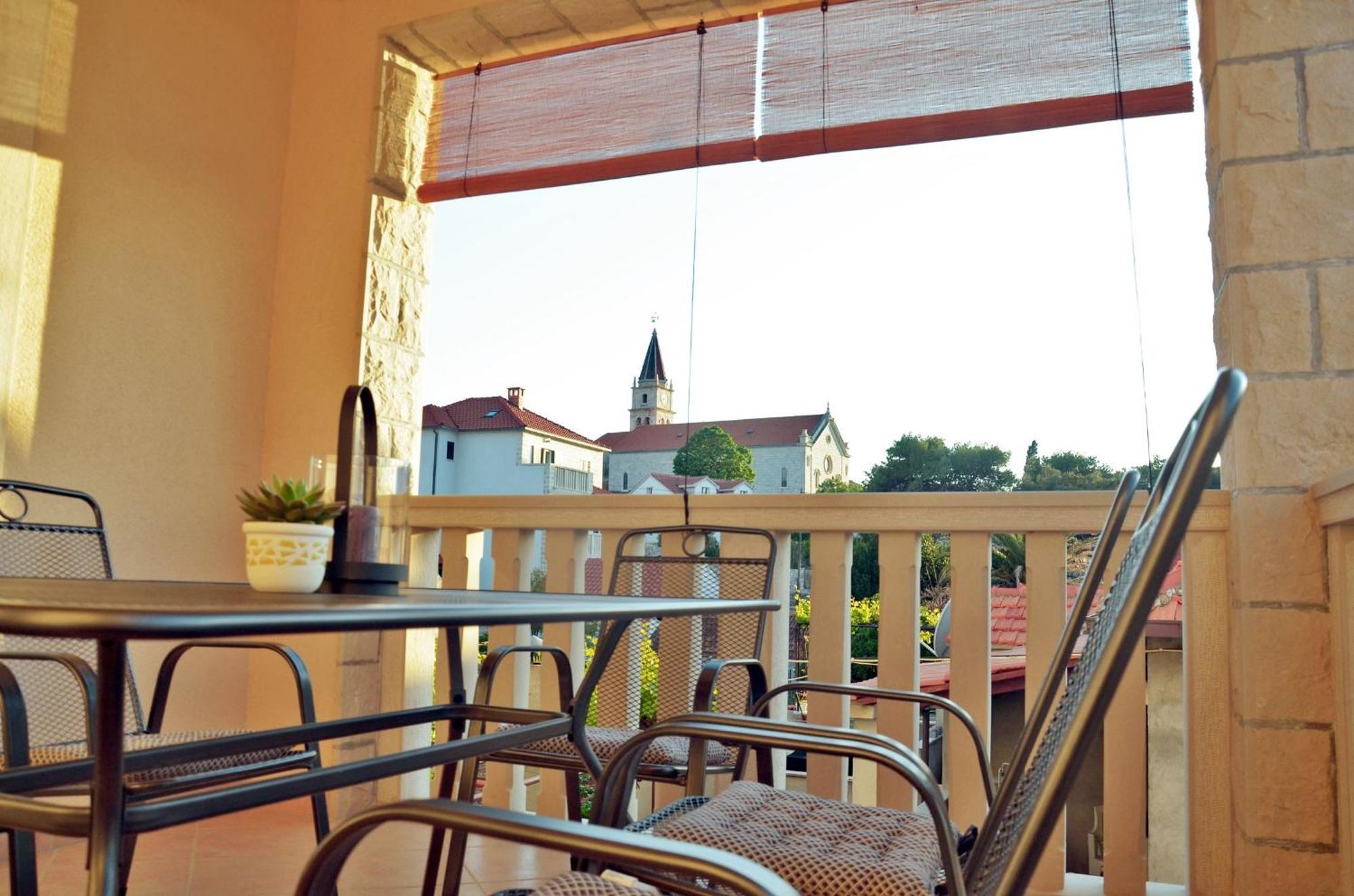 Apartment Luna Postira Kültér fotó