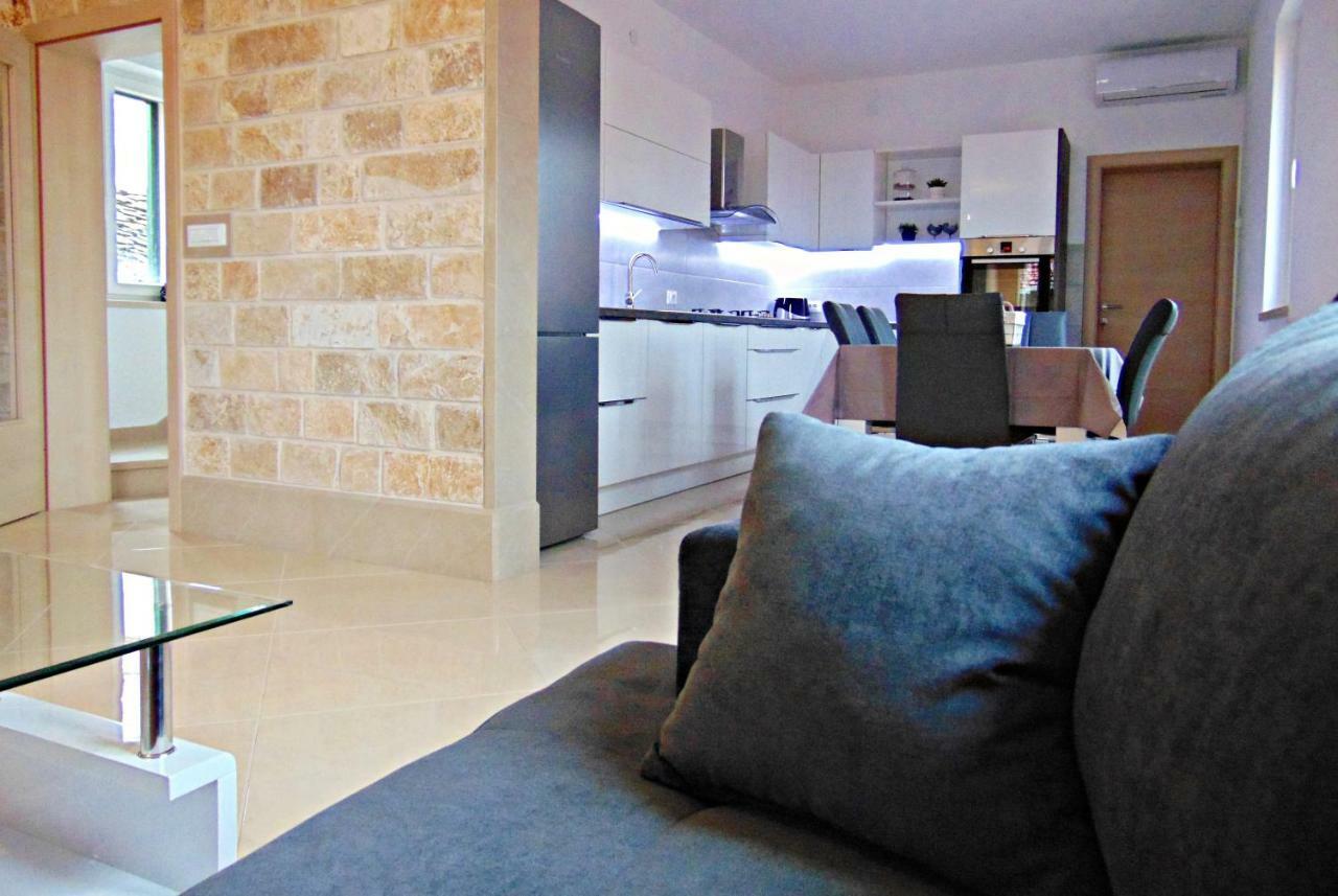Apartment Luna Postira Kültér fotó